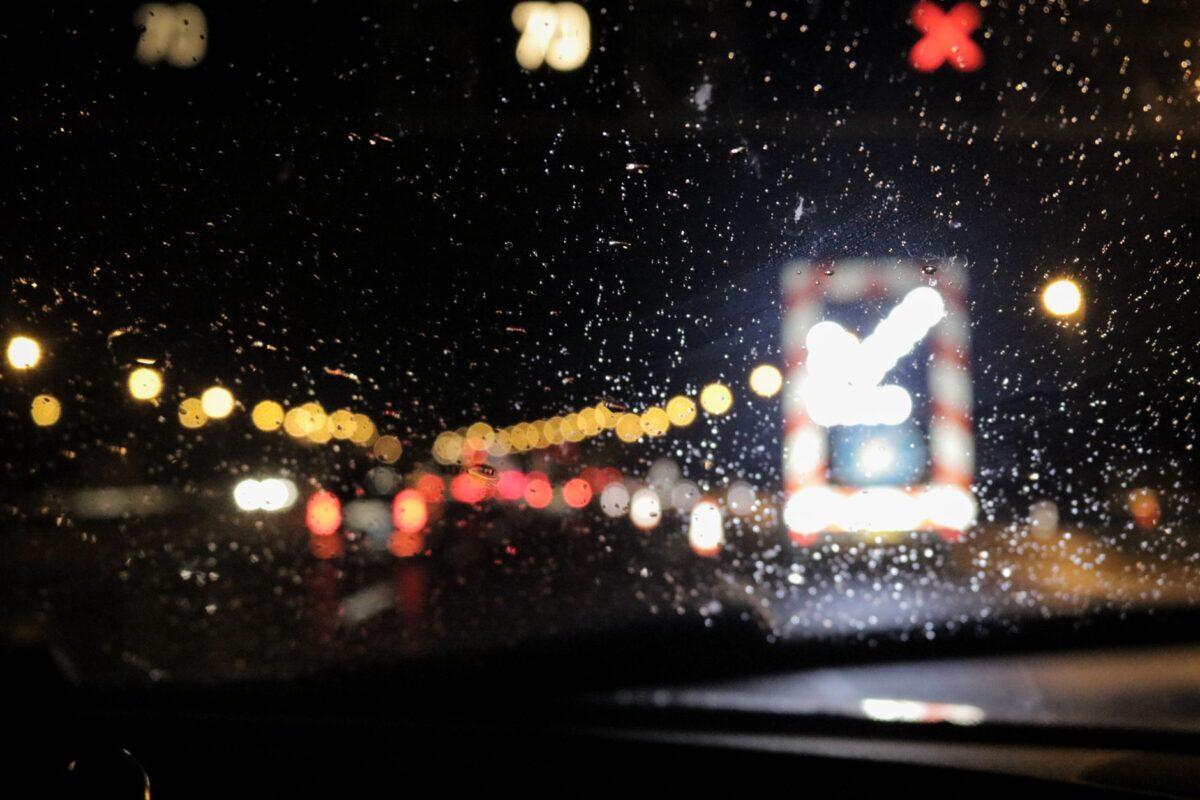 Passage à l'heure d'hiver : pourquoi votre vue mérite un contrôle avant les trajets de nuit