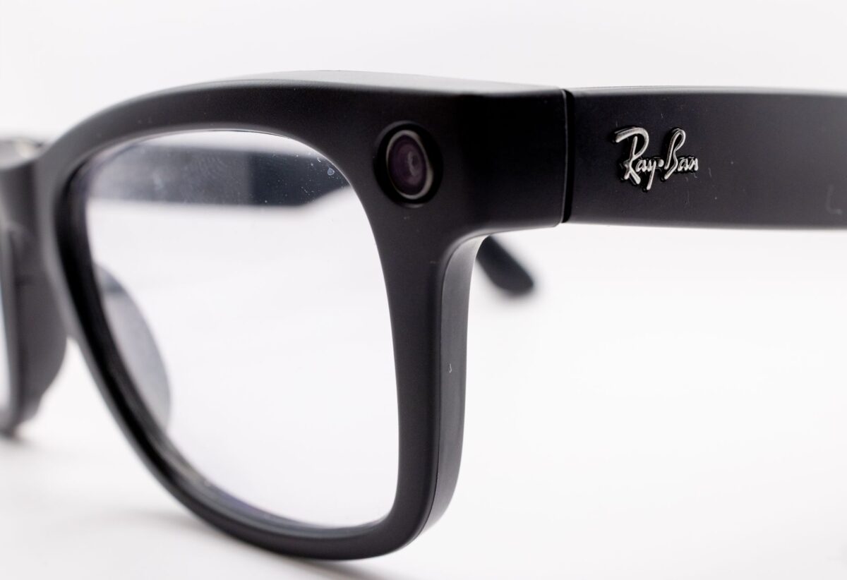 Lunettes connectées : les gendarmes européens de la vie privée exigent qu'on sache quand elles filment